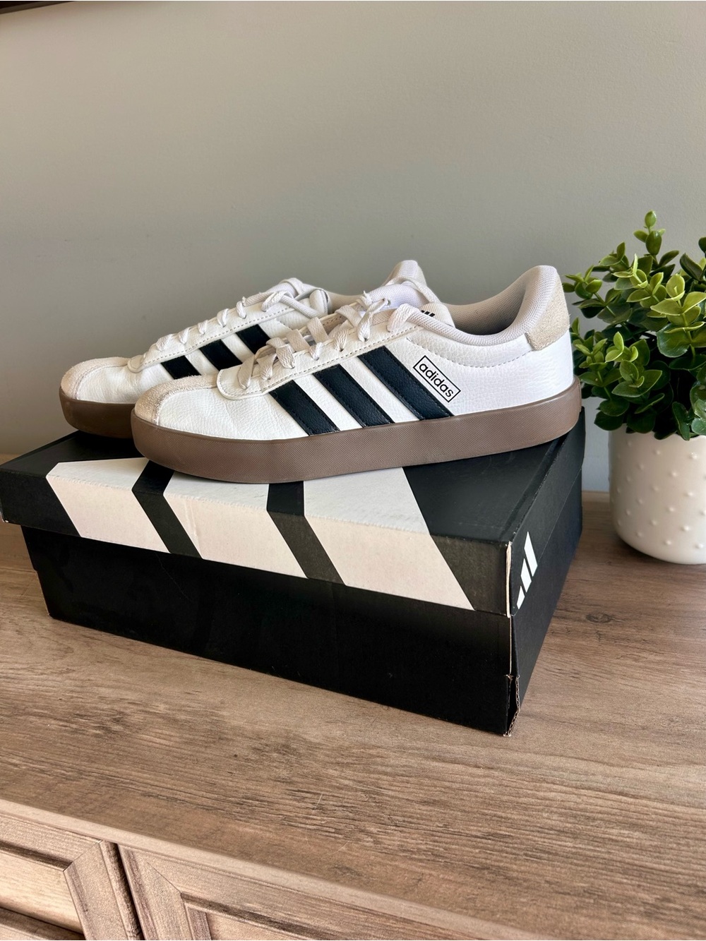 Adidas VL Court 3.0 Shoes - Picture 3 of 8